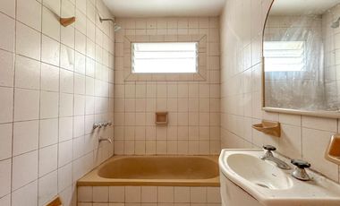 Departamento en venta en Lanús Oeste 4 ambientes con cochera