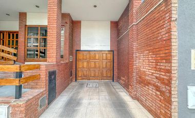 Departamento en venta en Lanús Oeste 4 ambientes con cochera
