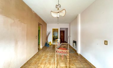 Departamento en venta en Lanús Oeste 4 ambientes con cochera