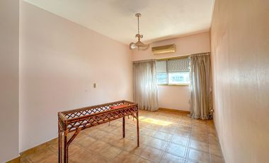 Departamento en venta en Lanús Oeste 4 ambientes con cochera