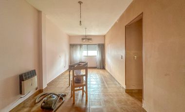 Departamento en venta en Lanús Oeste 4 ambientes con cochera