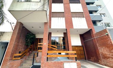 Departamento en venta en Lanús Oeste 4 ambientes con cochera