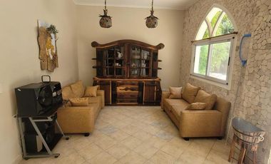 Casa de campo en forma de castillo de 6 ambientes
