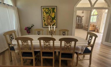 Casa de campo en forma de castillo de 6 ambientes