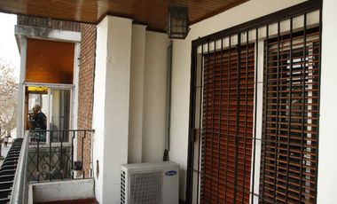 Venta Casa  8 ambientes en Coghlan | jardin | cochera