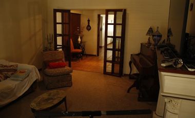 Venta Casa  8 ambientes en Coghlan | jardin | cochera