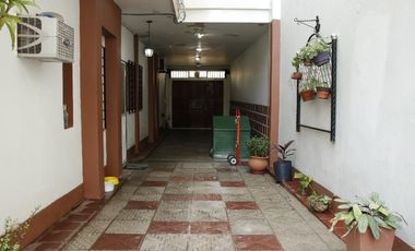 Venta Casa  8 ambientes en Coghlan | jardin | cochera