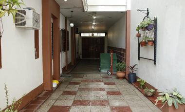 Venta Casa  8 ambientes en Coghlan | jardin | cochera