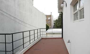 Venta Casa  8 ambientes en Coghlan | jardin | cochera