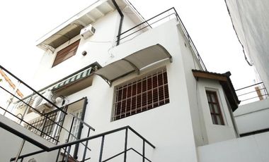 Venta Casa  8 ambientes en Coghlan | jardin | cochera
