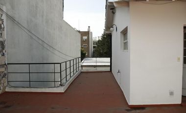 Venta Casa  8 ambientes en Coghlan | jardin | cochera