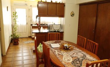 Venta Casa  8 ambientes en Coghlan | jardin | cochera