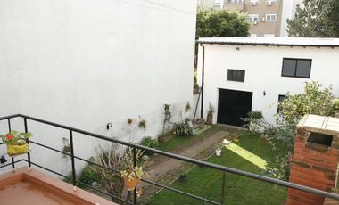Venta Casa  8 ambientes en Coghlan | jardin | cochera
