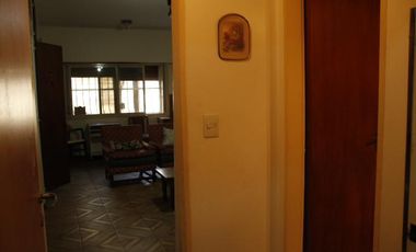 Venta Casa  8 ambientes en Coghlan | jardin | cochera