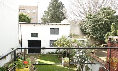 Venta Casa  8 ambientes en Coghlan | jardin | cochera