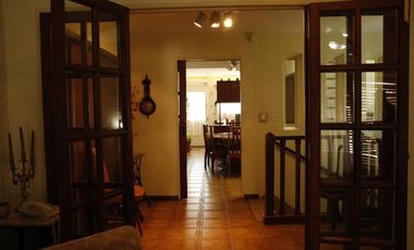 Venta Casa  8 ambientes en Coghlan | jardin | cochera