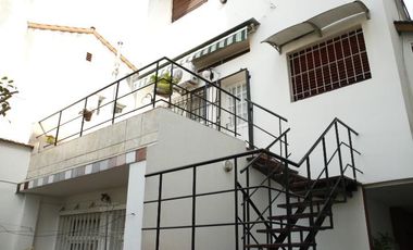 Venta Casa  8 ambientes en Coghlan | jardin | cochera