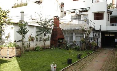 Venta Casa  8 ambientes en Coghlan | jardin | cochera