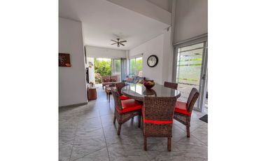 En venta casa campestre en condominio en Restrepo, Meta