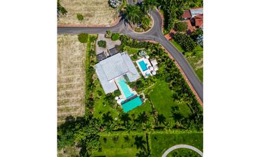 En venta casa campestre en condominio en Restrepo, Meta