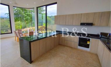 ¡Estrena Tu Paraíso Sostenible: Energía Solar, Piscina y Vista Espectacular por $1.500 Millones!