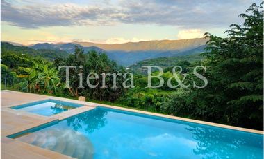 ¡Estrena Tu Paraíso Sostenible: Energía Solar, Piscina y Vista Espectacular por $1.500 Millones!