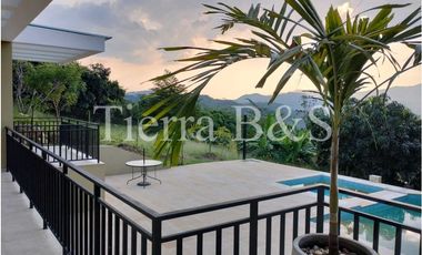 ¡Estrena Tu Paraíso Sostenible: Energía Solar, Piscina y Vista Espectacular por $1.500 Millones!