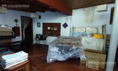 Muy linda casa 2 ambientes con departamento en el fondo