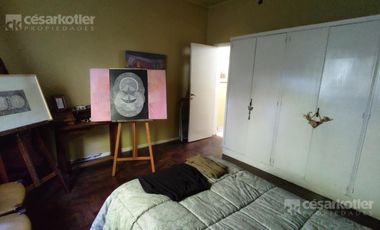 Muy linda casa 2 ambientes con departamento en el fondo