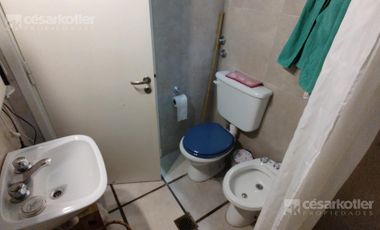 Muy linda casa 2 ambientes con departamento en el fondo