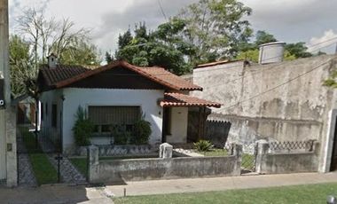 chalet a refaccionar a mtrs av peron calle Pringles 1200