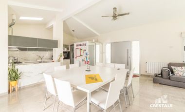 Casa 3 dormitorios en venta - Centro, Funes