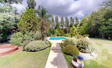 VENTA CASA 4 DORMITORIOS CAMPOS DE ROCA