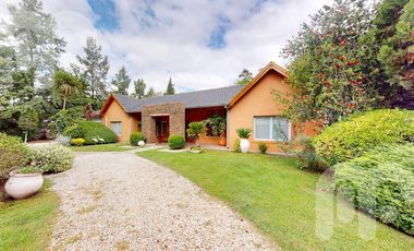 VENTA CASA 4 DORMITORIOS CAMPOS DE ROCA