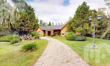 VENTA CASA 4 DORMITORIOS CAMPOS DE ROCA