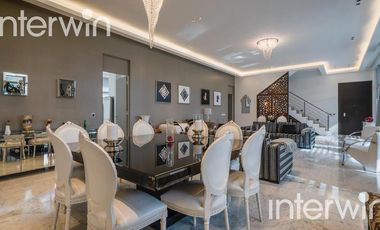Forum Alcorta - Casa de 6 ambientes con  terraza propia. Belgrano - Venta