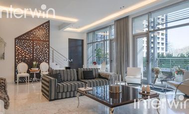 Forum Alcorta - Casa de 6 ambientes con  terraza propia. Belgrano - Venta