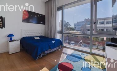 Forum Alcorta - Casa de 6 ambientes con  terraza propia. Belgrano - Venta