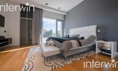 Forum Alcorta - Casa de 6 ambientes con  terraza propia. Belgrano - Venta