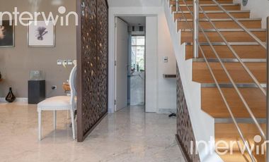 Forum Alcorta - Casa de 6 ambientes con  terraza propia. Belgrano - Venta