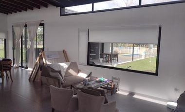 Casa en venta - Los Cardales - 5 ambientes - 3 dormitorios - 1 escritorio - Pileta