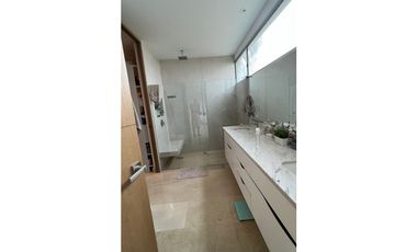 VENTA DE APARTAMENTO EN BUEN SECTOR DE LA CIUDAD