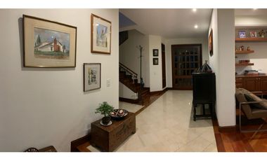 ARRIENDO LINDA CASA EN BOSQUES DEL MARQUEZ 3 HAB, TERRAZA, NIVELES