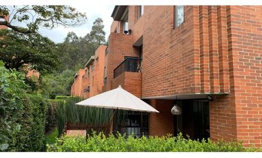 ARRIENDO LINDA CASA EN BOSQUES DEL MARQUEZ 3 HAB, TERRAZA, NIVELES