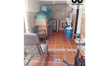 Se vende casa - Bario Costa Hermosa