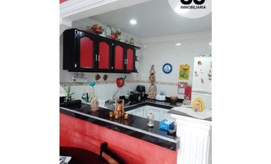 Se vende casa - Barrio Las Nubes