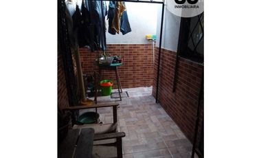 Se vende casa - Barrio Las Nubes