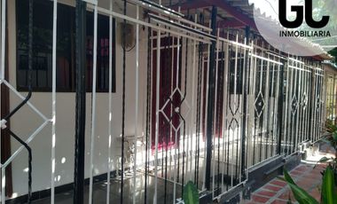 Se vende casa con 5 apartaestudio - barrio Soledad 2000
