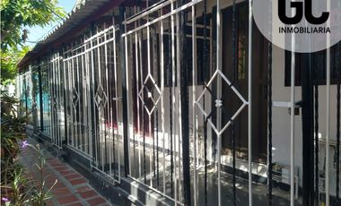 Se vende casa con 5 apartaestudio - barrio Soledad 2000
