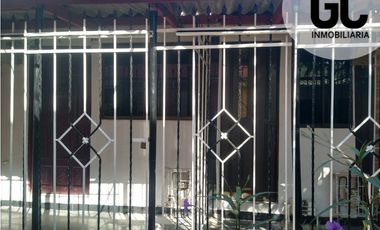 Se vende casa con 5 apartaestudio - barrio Soledad 2000